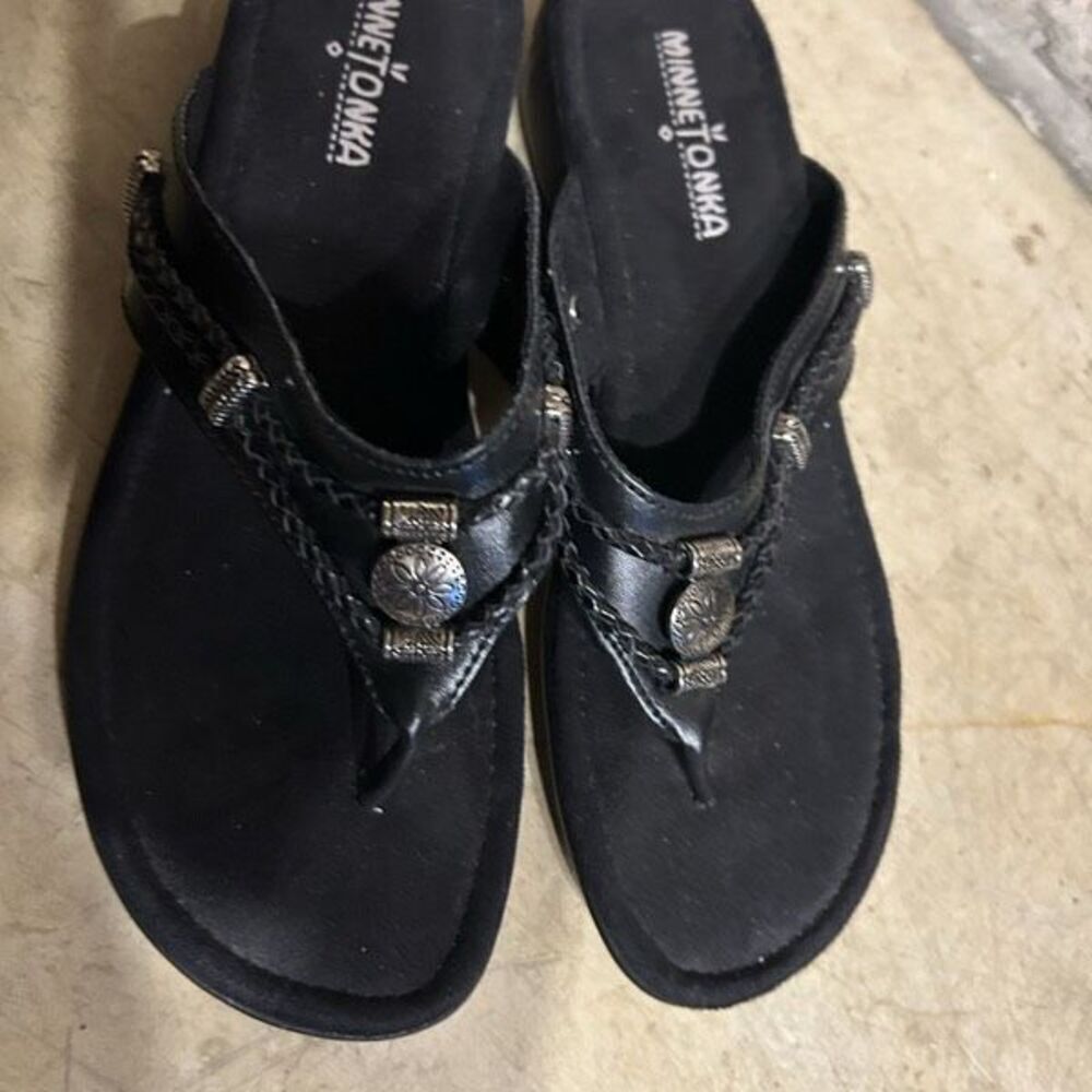 Minnetonka Women's Silverthorne 360 Black Leather Sandals Size 8 - Picture 9 of 9